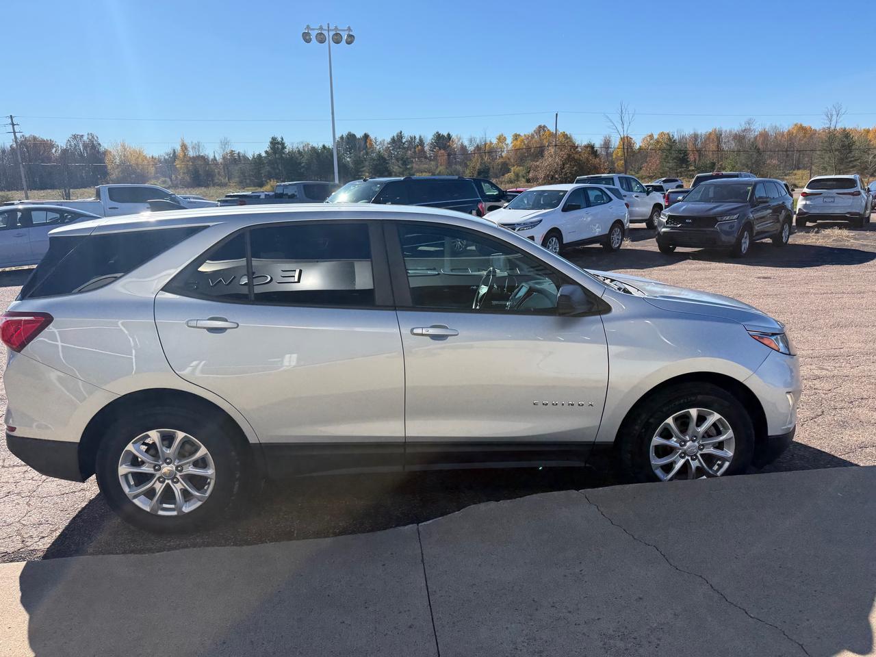 2020 Chevrolet Equinox LS w/1LS Front-Wheel Drive Photo