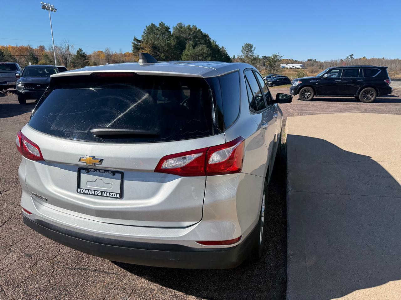 2020 Chevrolet Equinox LS w/1LS Front-Wheel Drive Photo