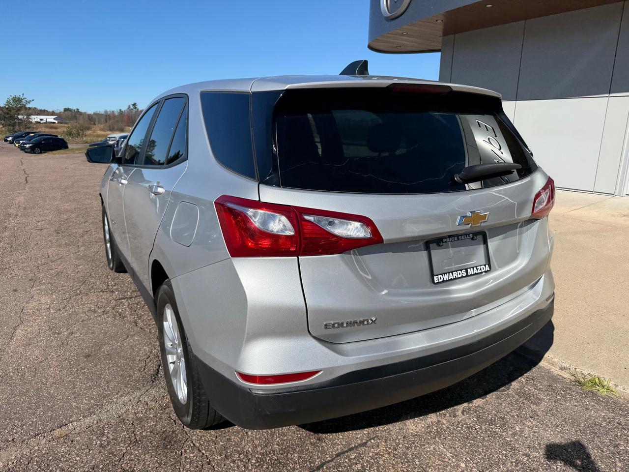 2020 Chevrolet Equinox LS w/1LS Front-Wheel Drive Photo