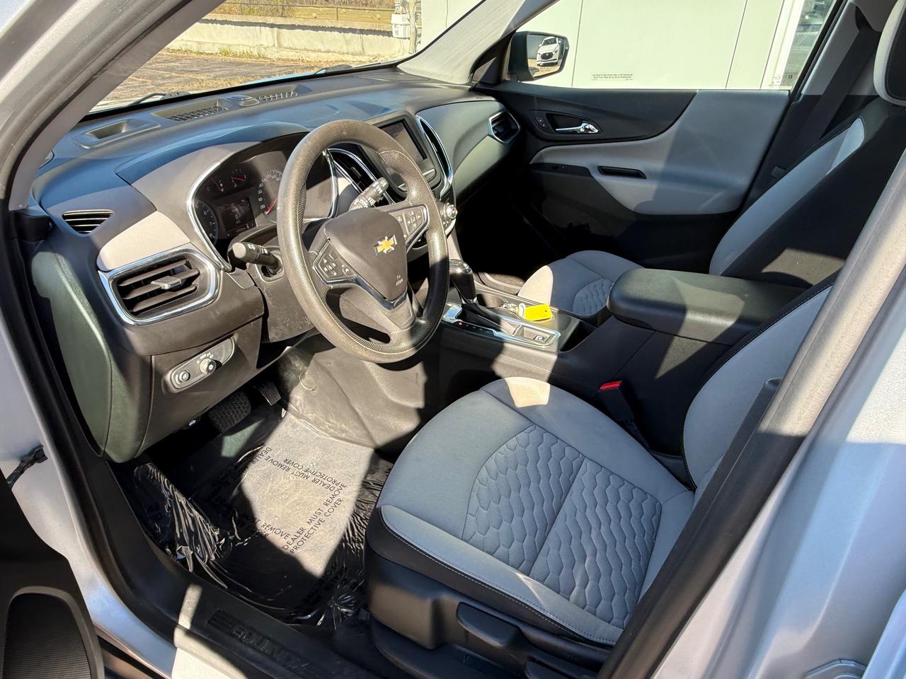 2020 Chevrolet Equinox LS w/1LS Front-Wheel Drive Photo