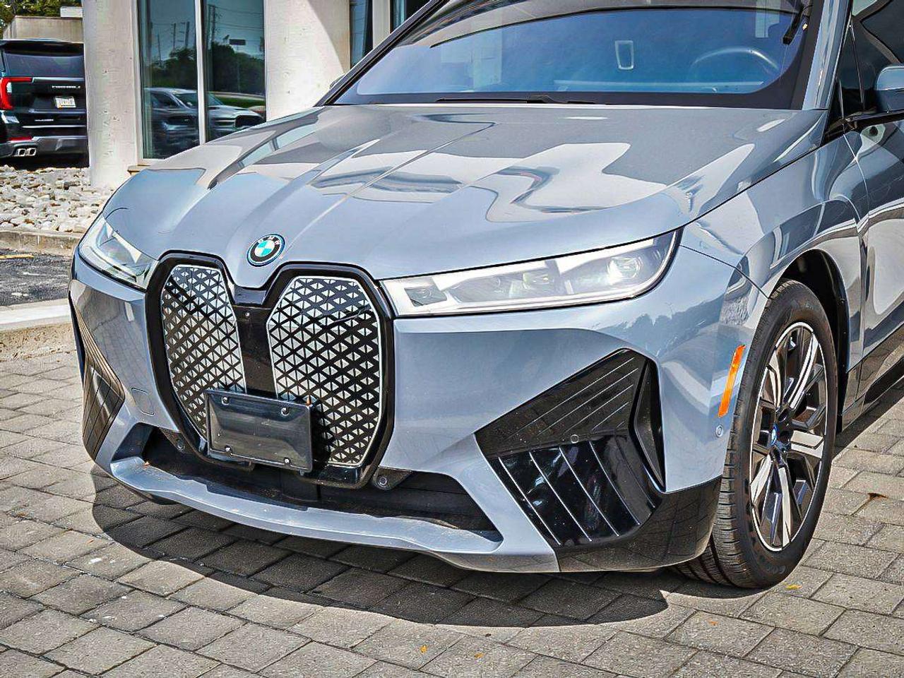 2023 BMW iX  Photo