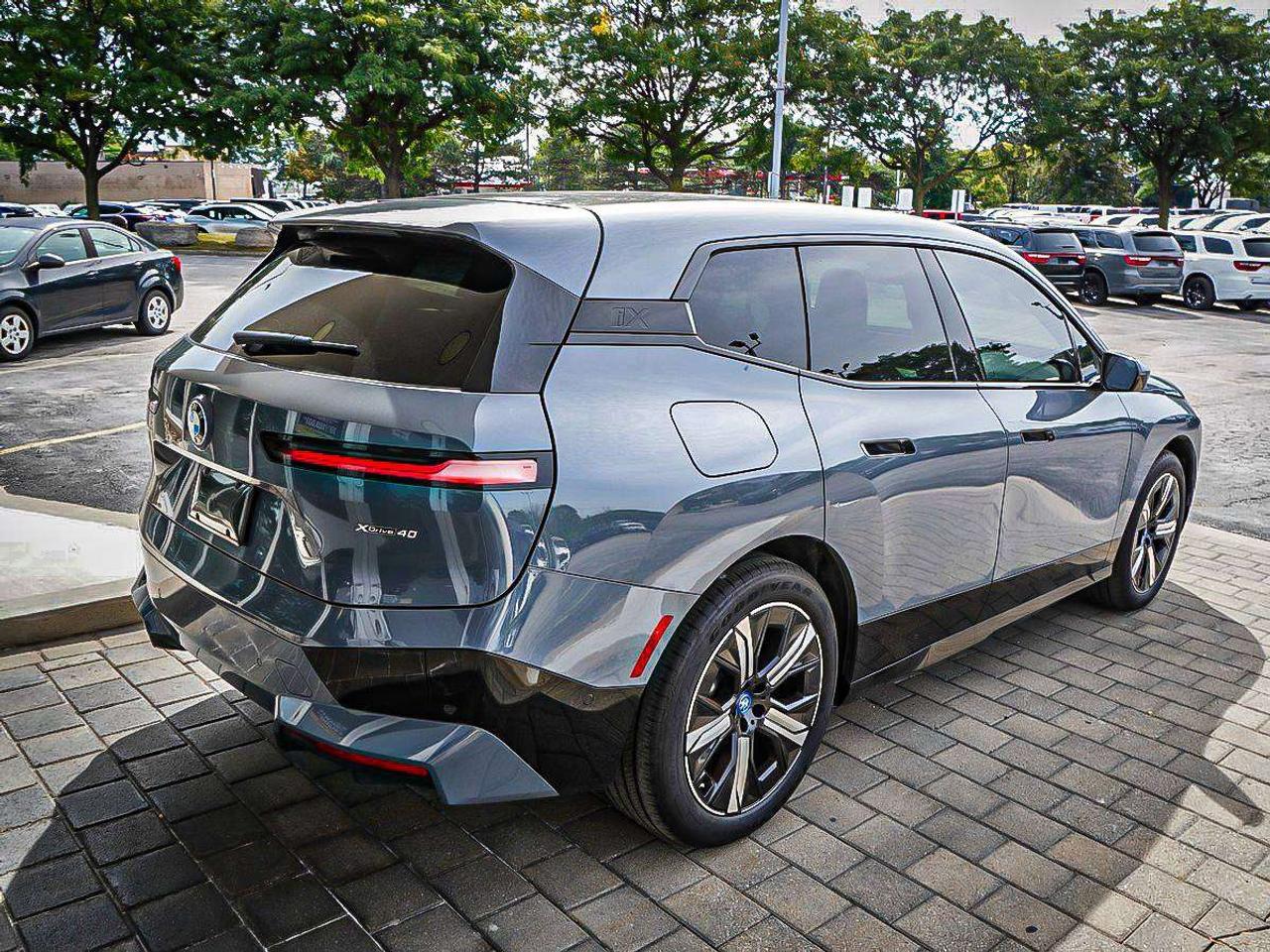 2023 BMW iX  Photo