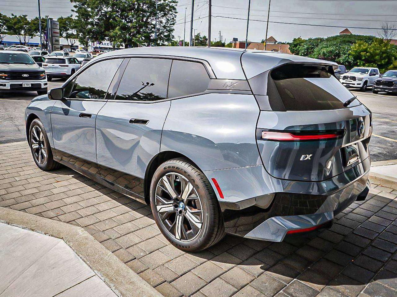 2023 BMW iX  Photo