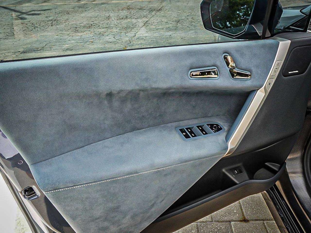 2023 BMW iX  Photo
