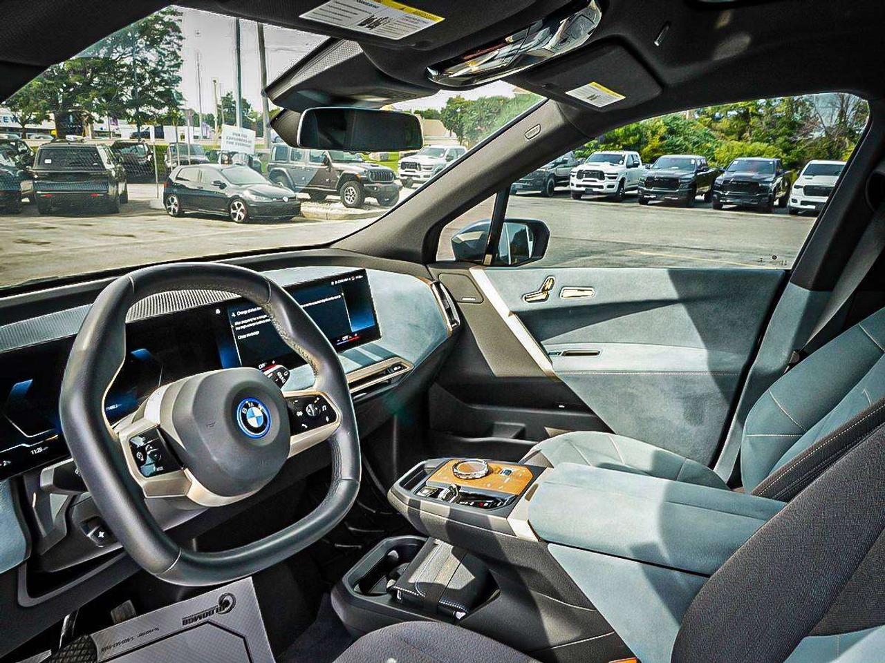 2023 BMW iX  Photo