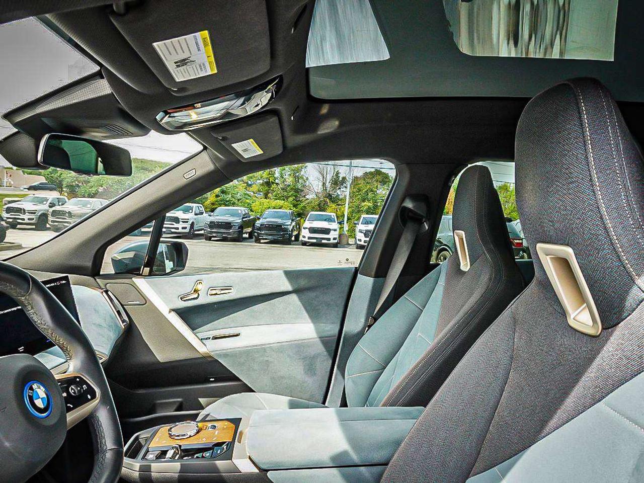 2023 BMW iX  Photo