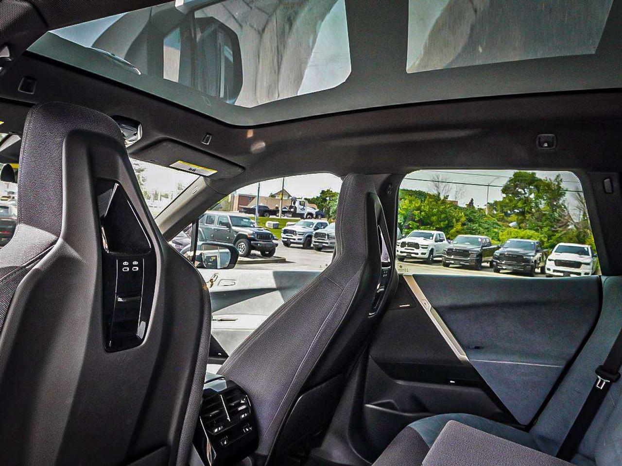 2023 BMW iX  Photo