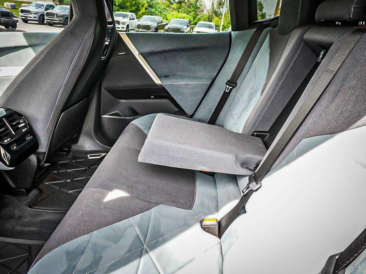 2023 BMW iX  Photo