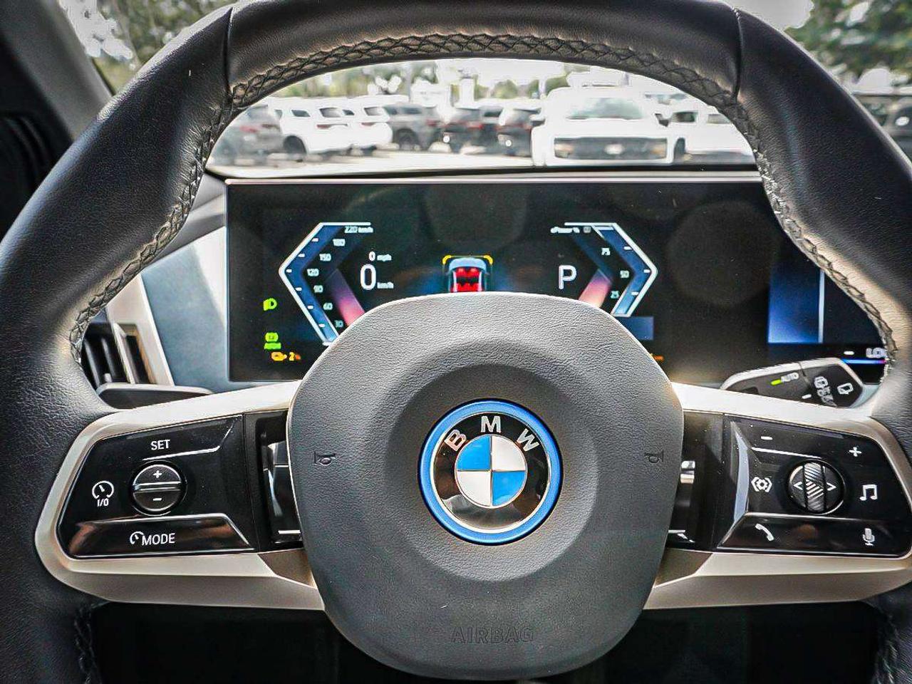 2023 BMW iX  Photo