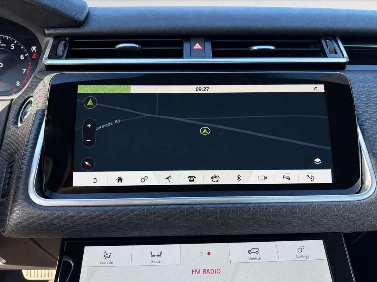 2019 Land Rover Range Rover Velar R-DYNAMIC SE AWD   Leather   Panoramic Sunroof   NAVI   Meridian Sound   Heated Seats   Backup Cam Photo