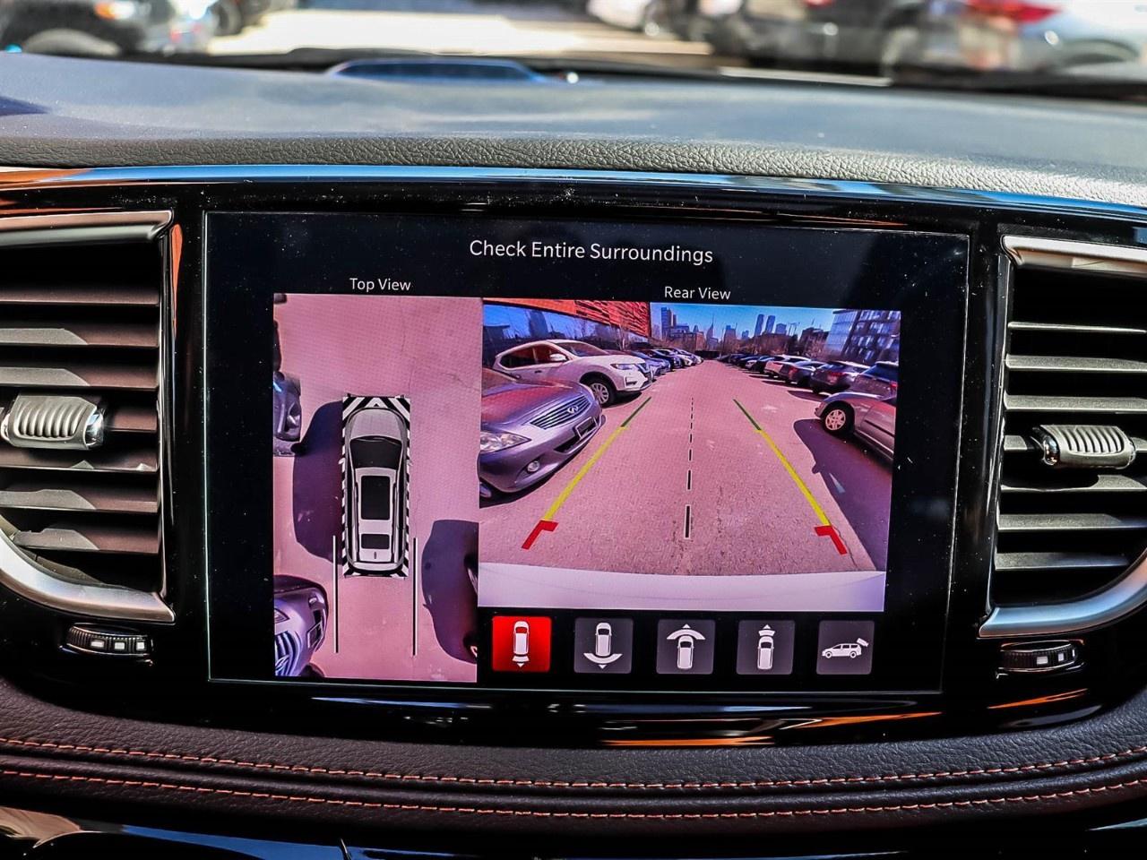 2024 Chrysler Pacifica Hybrid Pinnacle 2WD Photo