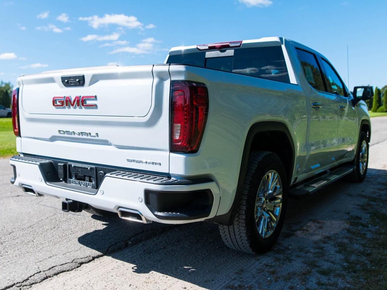 2026 GMC Sierra 1500 Crew Cab Short Box 4-Wheel Drive Denali Photo