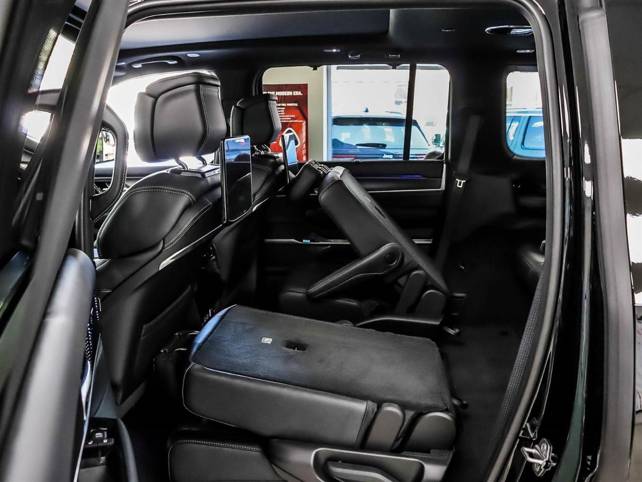 2026 Jeep Grand Wagoneer Summit Obsidian 4x4 Photo