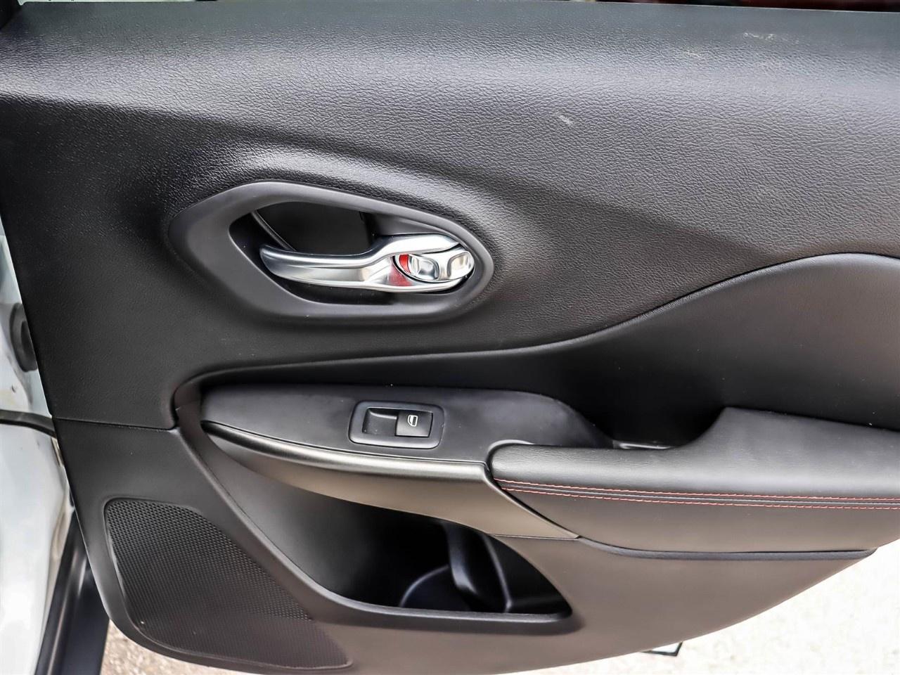 2020 Jeep Cherokee Trailhawk 4X4 Photo