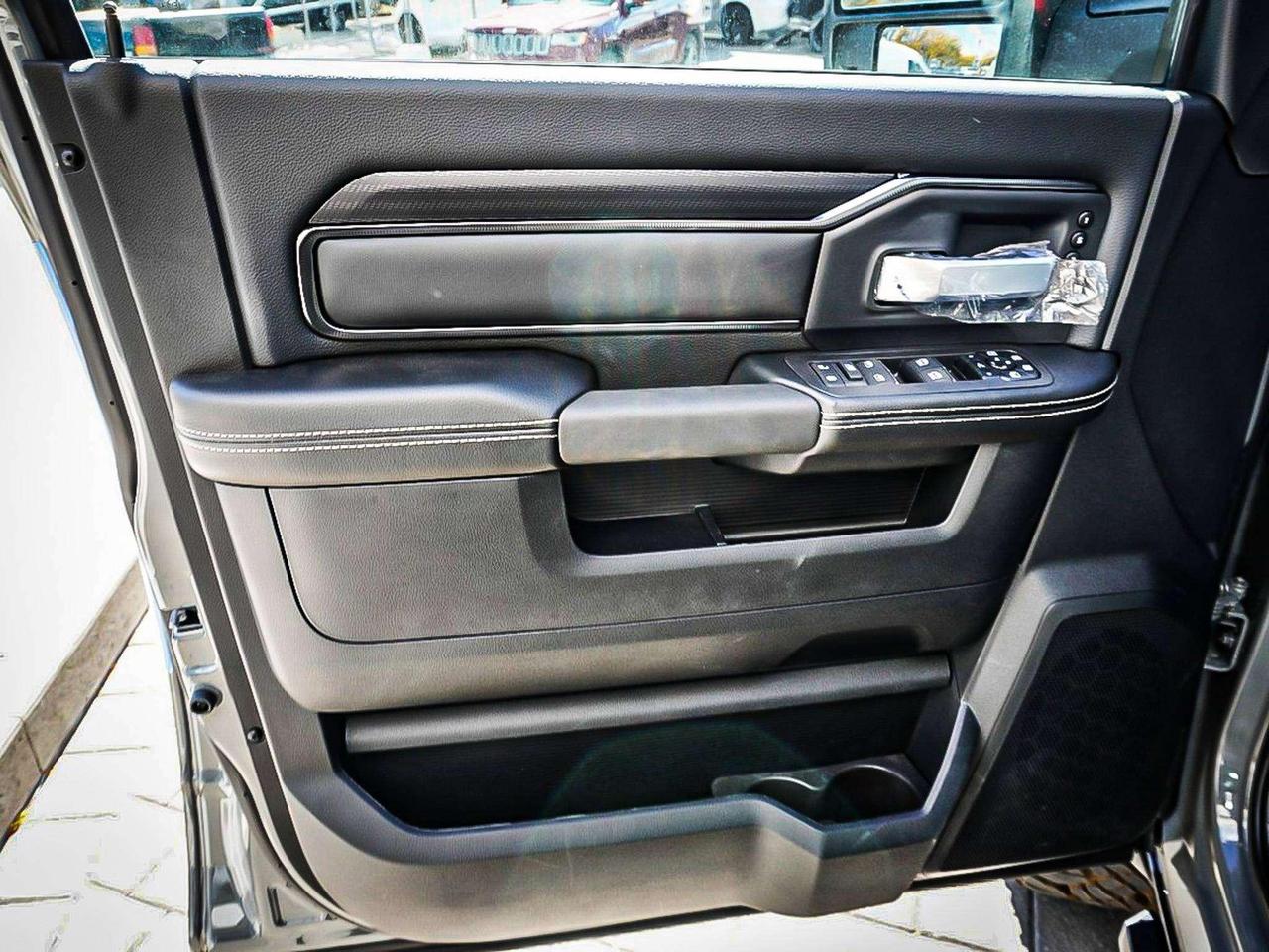 2027 RAM 2500  Photo