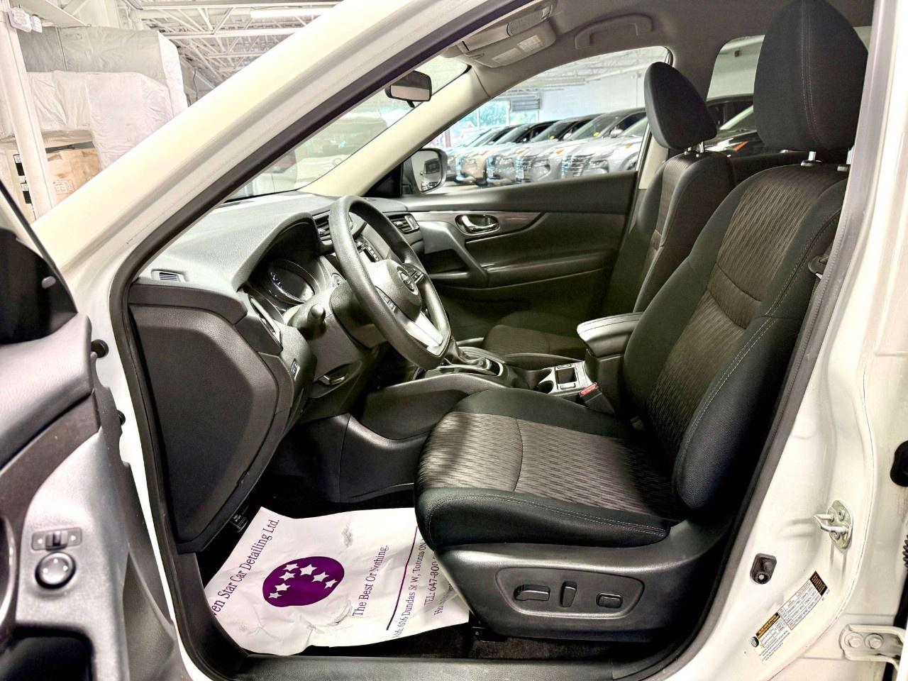 2020 Nissan Rogue AWD SV Photo