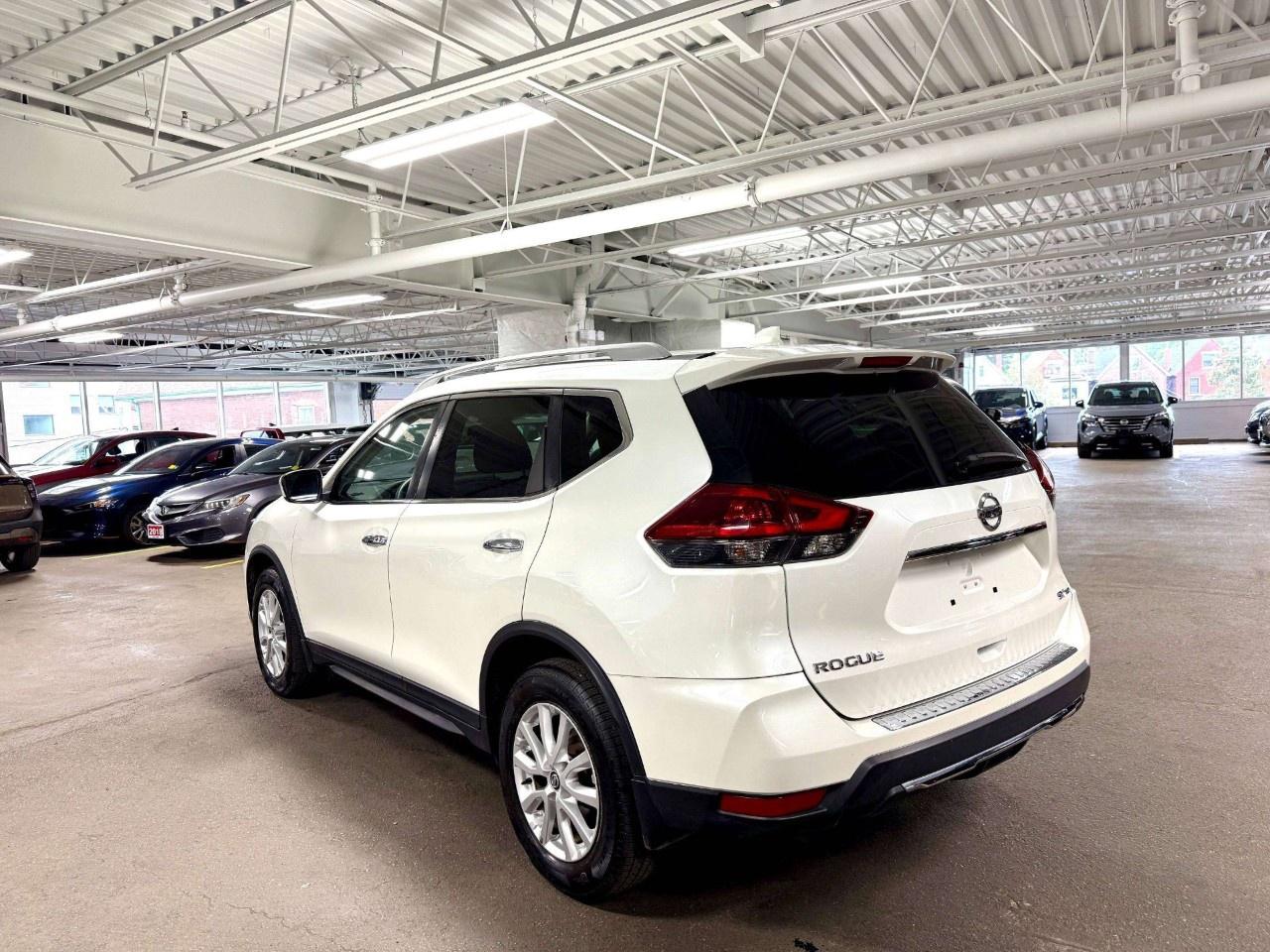 2020 Nissan Rogue AWD SV Photo