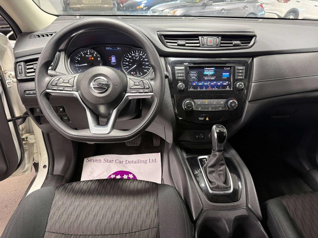 2020 Nissan Rogue AWD SV Photo