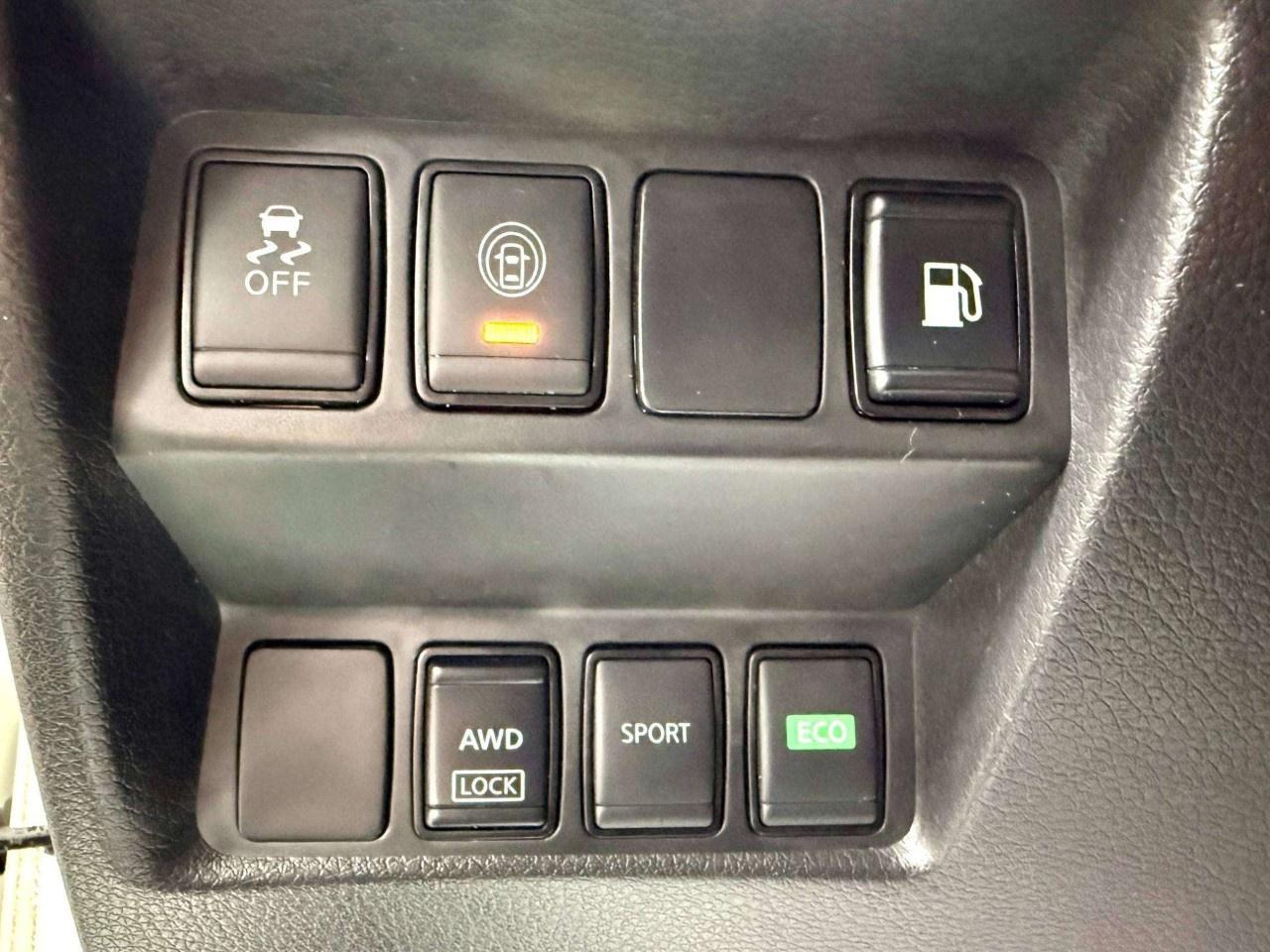 2020 Nissan Rogue AWD SV Photo