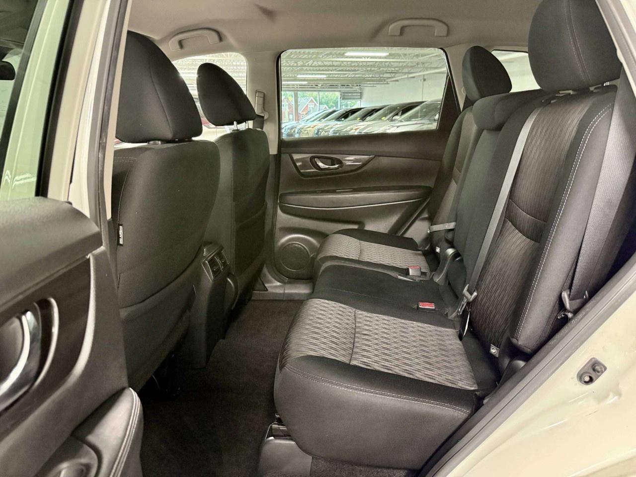 2020 Nissan Rogue AWD SV Photo