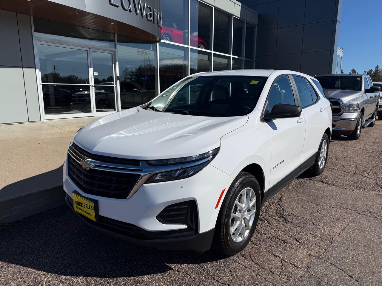 2023 Chevrolet Equinox LS w/1LS All-Wheel Drive Photo