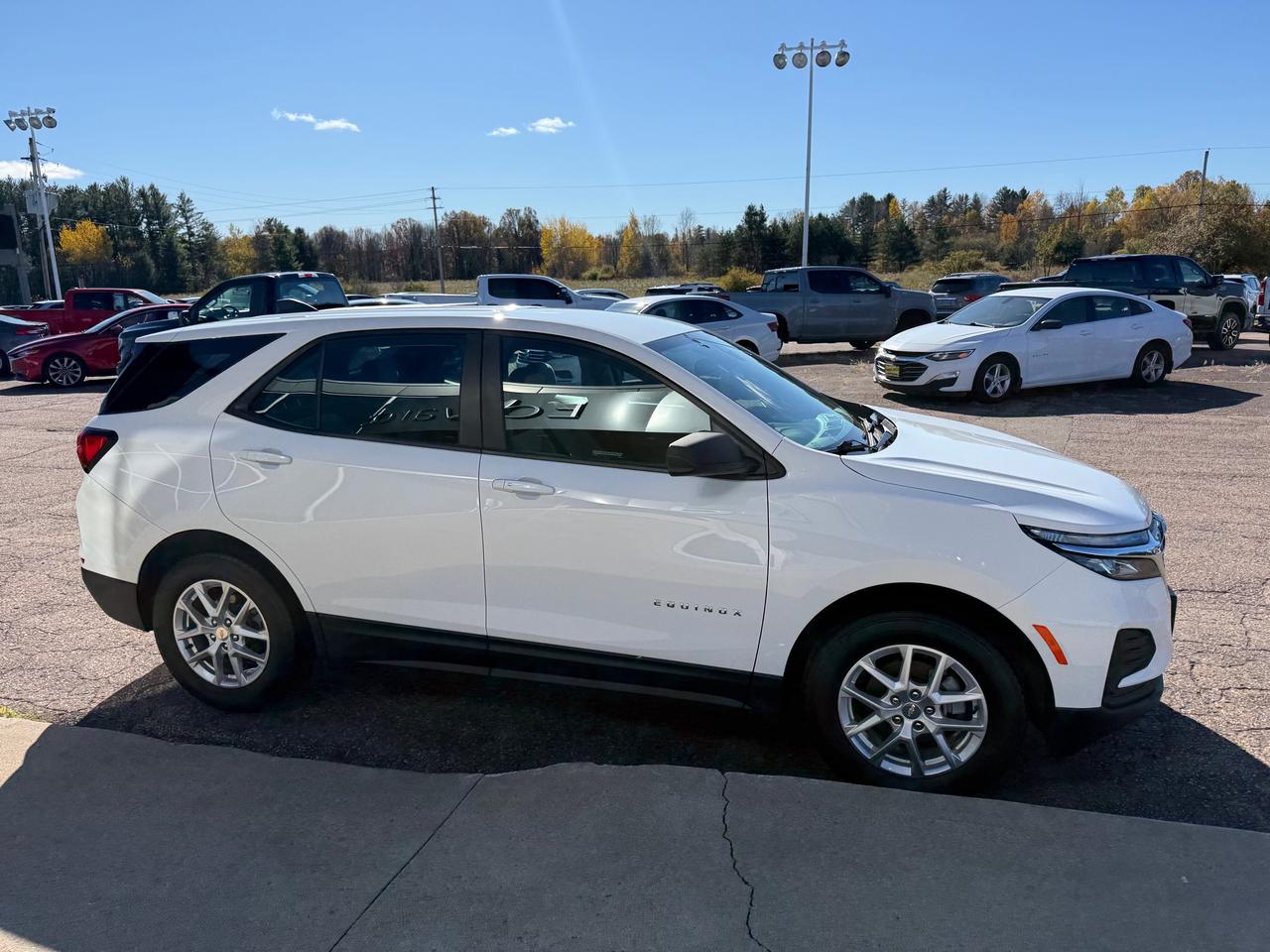 2023 Chevrolet Equinox LS w/1LS All-Wheel Drive Photo