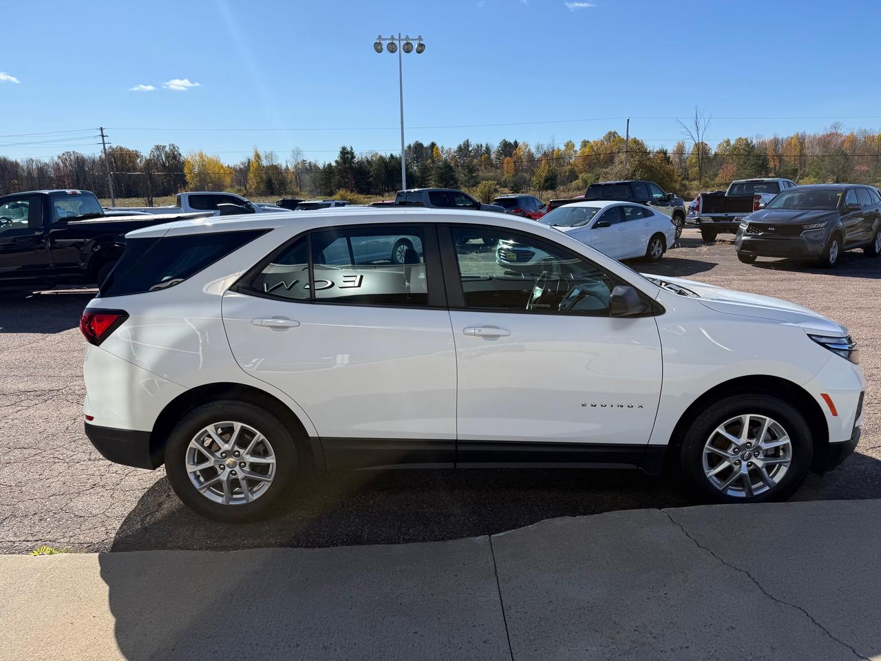 2023 Chevrolet Equinox LS w/1LS All-Wheel Drive Photo