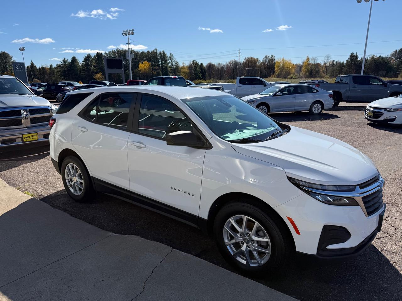 2023 Chevrolet Equinox LS w/1LS All-Wheel Drive Photo