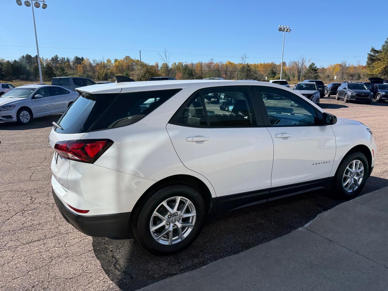 2023 Chevrolet Equinox LS w/1LS All-Wheel Drive Photo