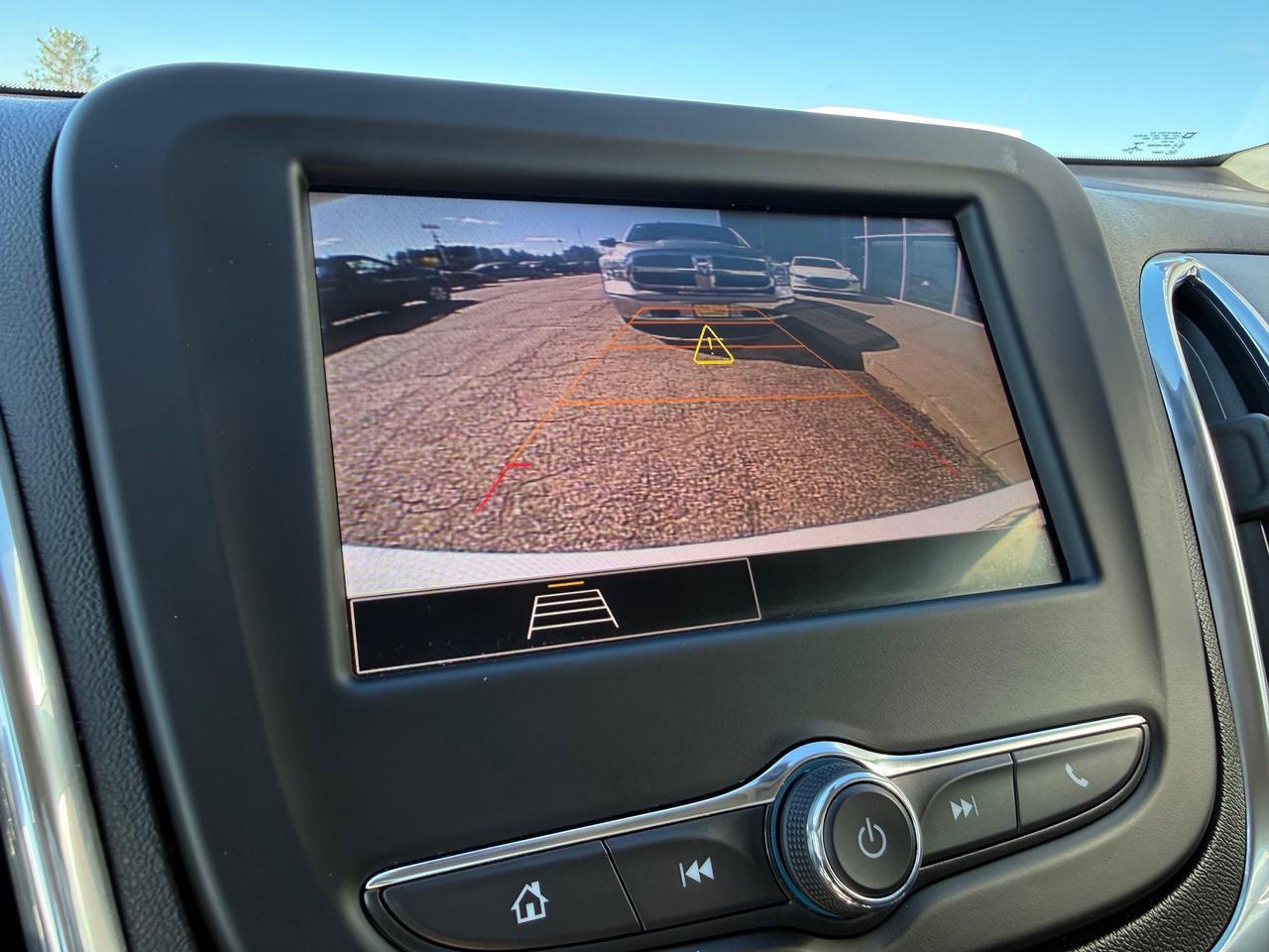2023 Chevrolet Equinox LS w/1LS All-Wheel Drive Photo