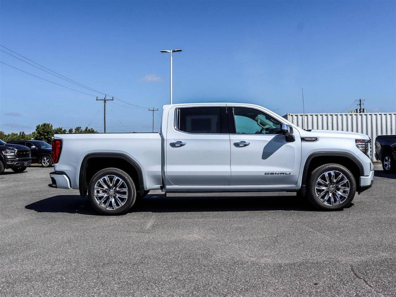 2026 GMC Sierra 1500 Crew Cab Short Box 4-Wheel Drive Denali Photo4