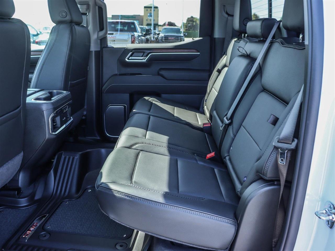 2026 GMC Sierra 1500 Crew Cab Short Box 4-Wheel Drive Denali Photo