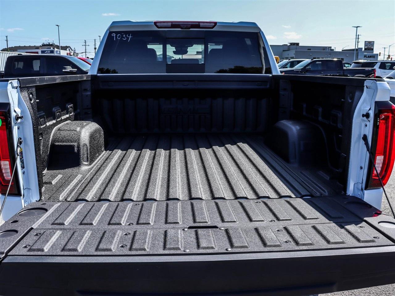 2026 GMC Sierra 1500 Crew Cab Short Box 4-Wheel Drive Denali Photo