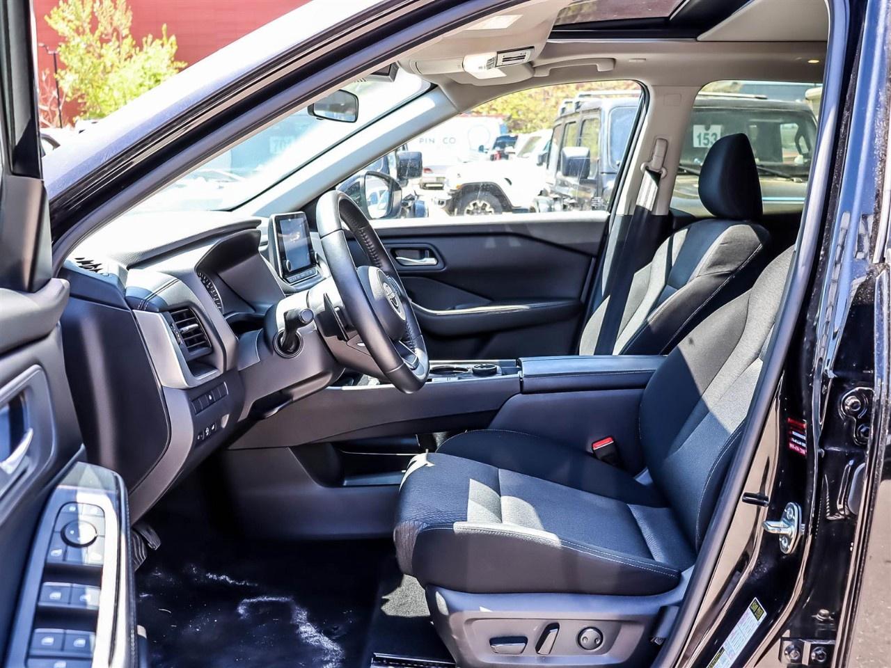 2024 Nissan Rogue AWD SV Moonroof Photo