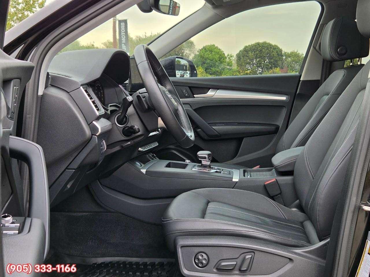 2023 Audi Q5 45 Progressiv Apple CarPlay & Android Auto • Power Sunroof • Leather Seating • Built-In Navigation System • Heated Front Photo