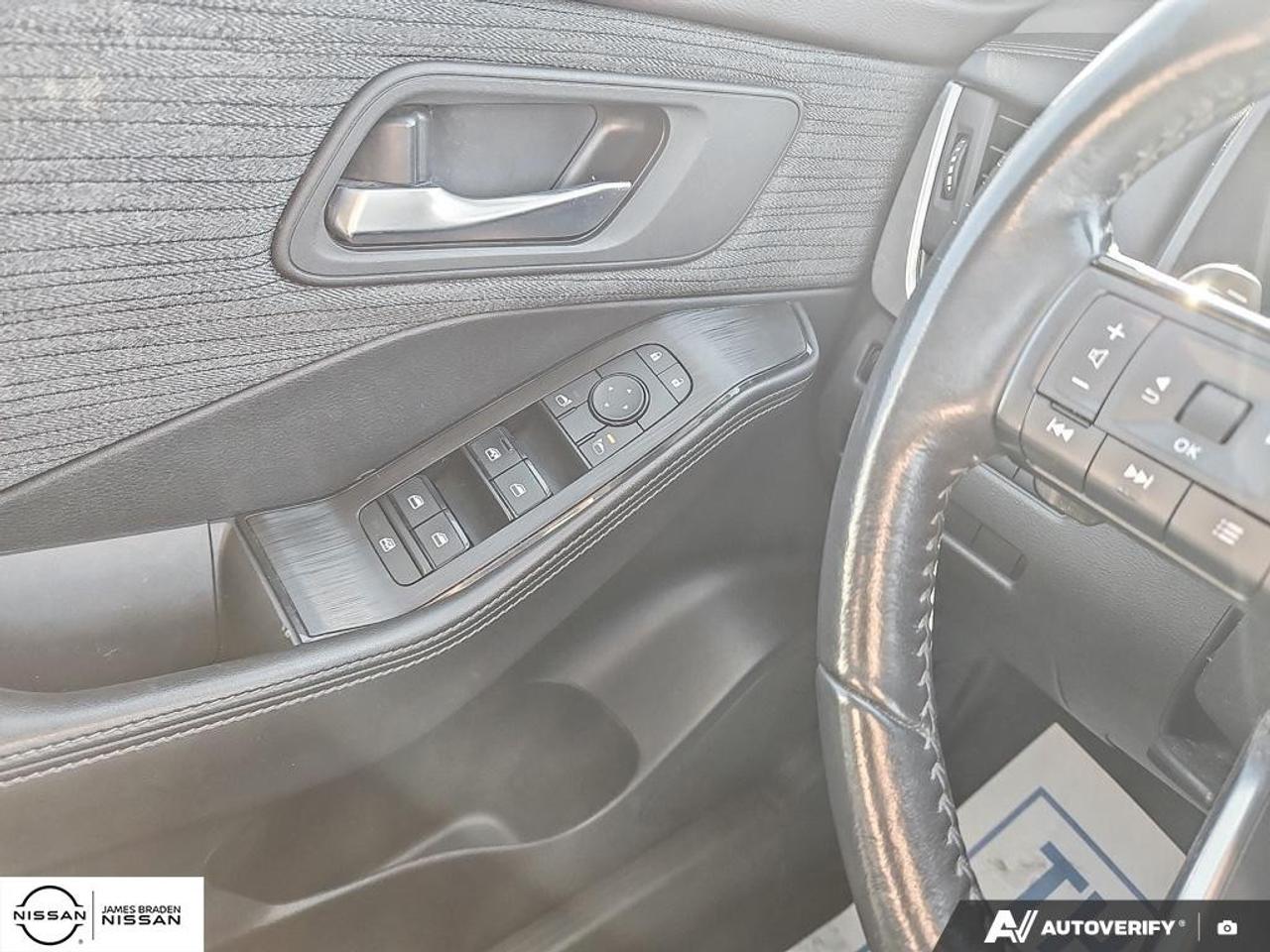 2023 Nissan Rogue AWD SV Photo