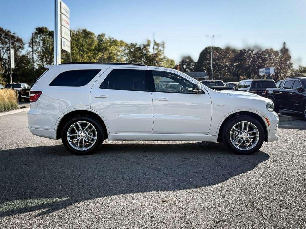 2024 Dodge Durango R/T   HEMI   SUNROOF   TRAILER BRAKE   BLINDSPOT Photo