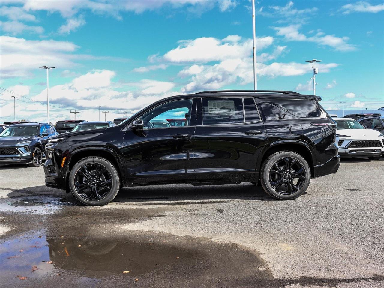 2027 Chevrolet Traverse AWD 4dr RS Photo2