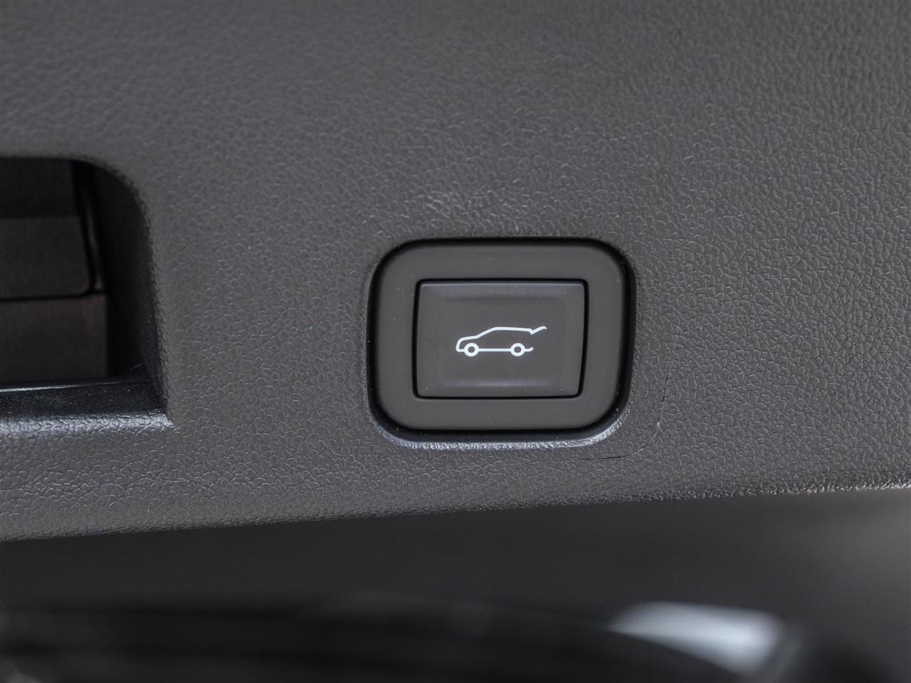 2027 Chevrolet Traverse AWD 4dr RS Photo