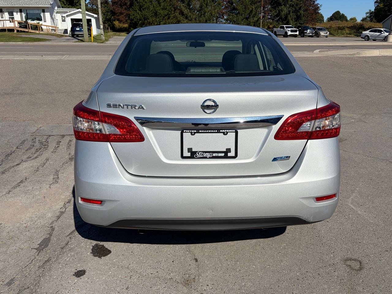 2015 Nissan Sentra S/HEATED SEATS/CALL PICTON @ 613-476-2188 Photo