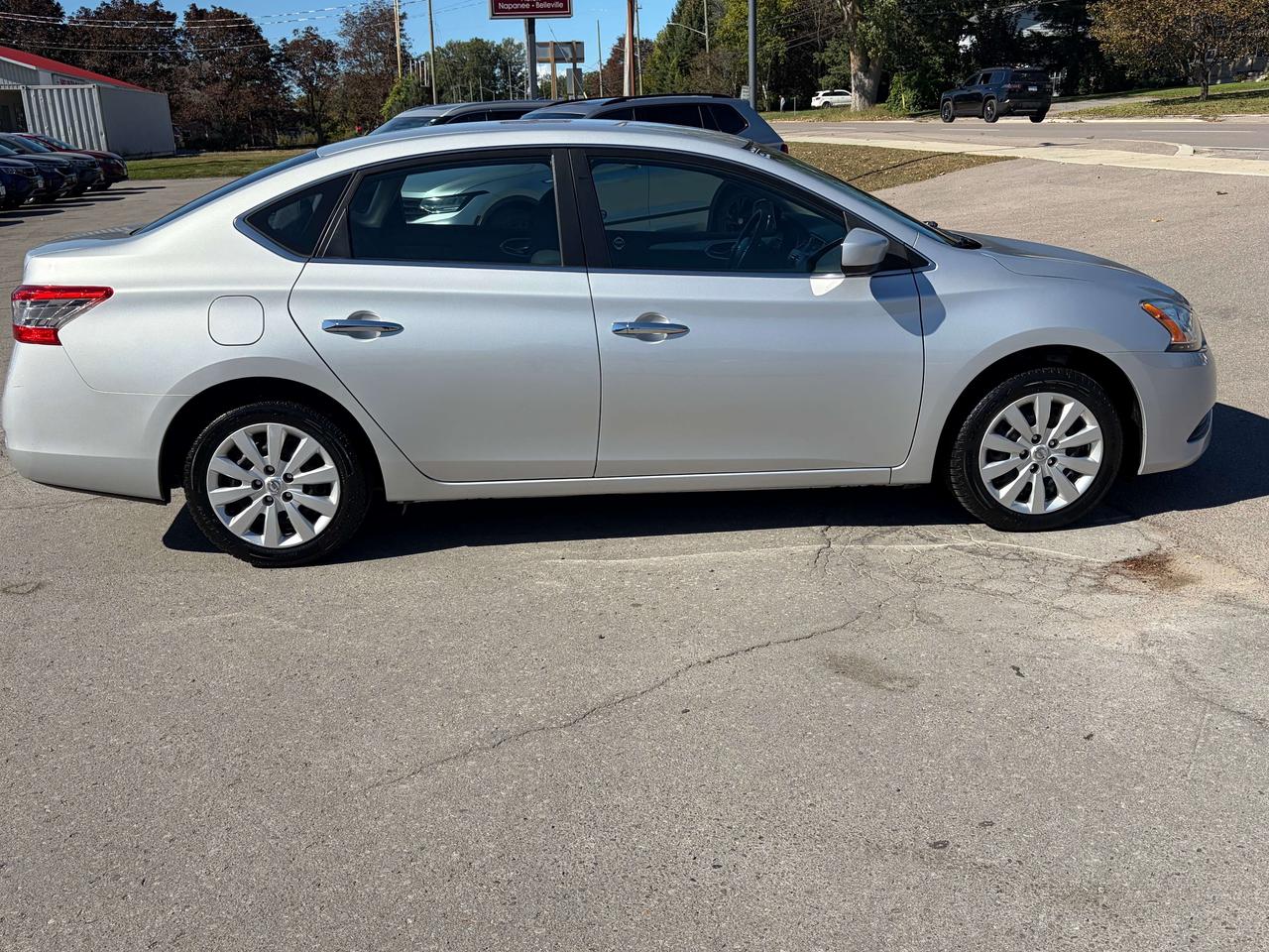 2015 Nissan Sentra S/HEATED SEATS/CALL PICTON @ 613-476-2188 Photo