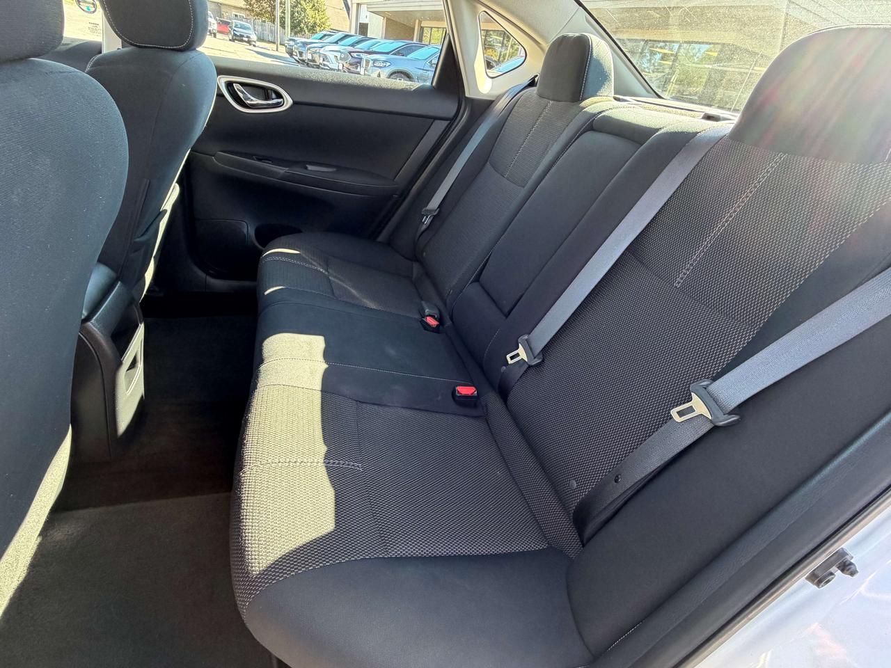 2015 Nissan Sentra S/HEATED SEATS/CALL PICTON @ 613-476-2188 Photo