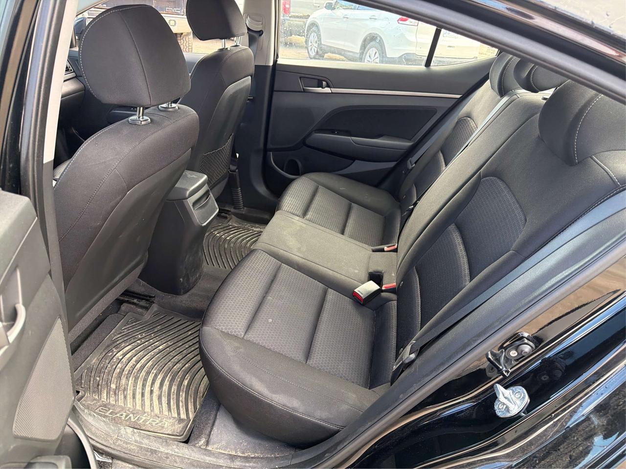 2018 Hyundai Elantra GL/HEATED/BUPCAM/ALLOYS/WE FINANCE ALL CREDIT! Photo