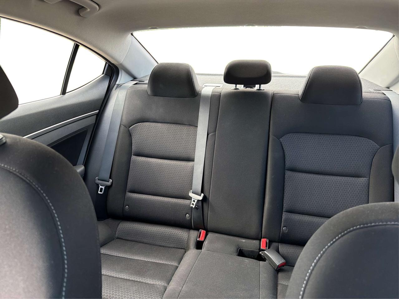 2018 Hyundai Elantra GL/HEATED/BUPCAM/ALLOYS/WE FINANCE ALL CREDIT! Photo
