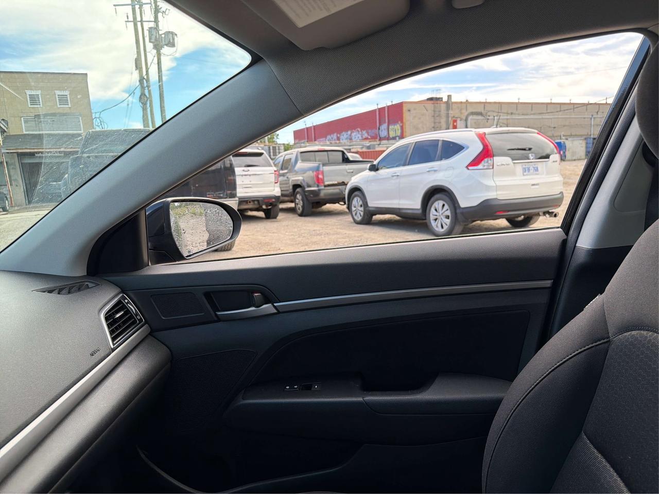 2018 Hyundai Elantra GL/HEATED/BUPCAM/ALLOYS/WE FINANCE ALL CREDIT! Photo