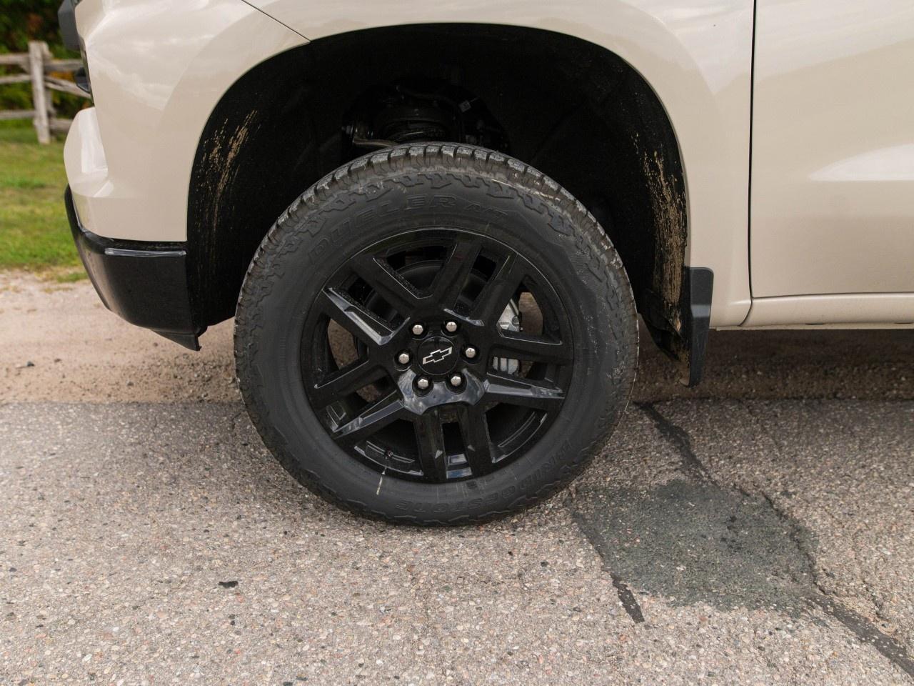 2026 Chevrolet Silverado 1500 Crew Cab Standard Box 4-Wheel Drive Custom Trail Boss Photo