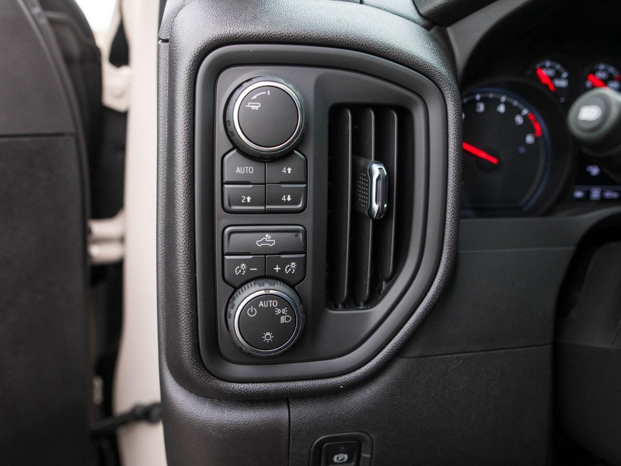 2026 Chevrolet Silverado 1500 Crew Cab Standard Box 4-Wheel Drive Custom Trail Boss Photo