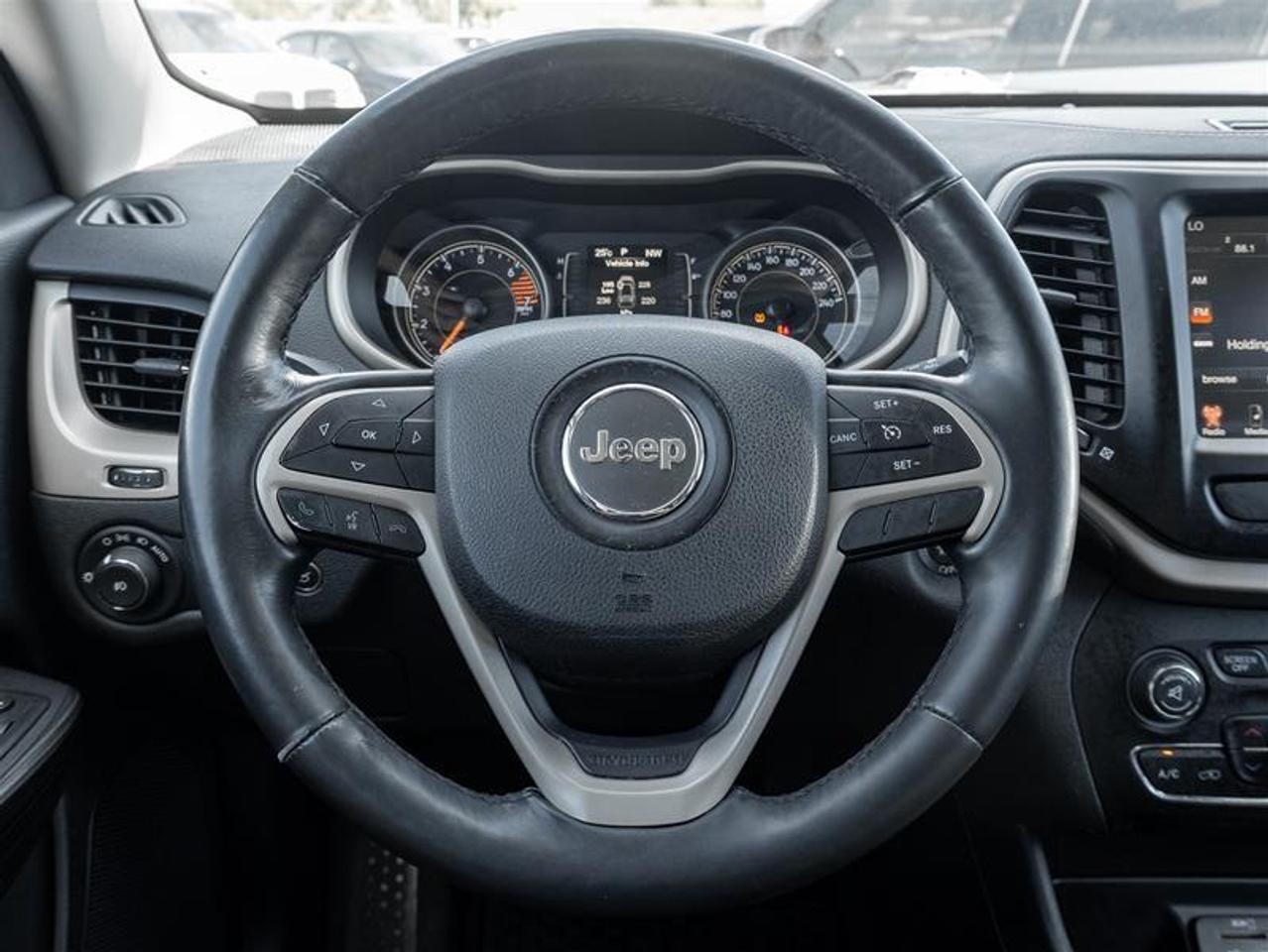2017 Jeep Cherokee North 4dr Front-wheel Drive Photo