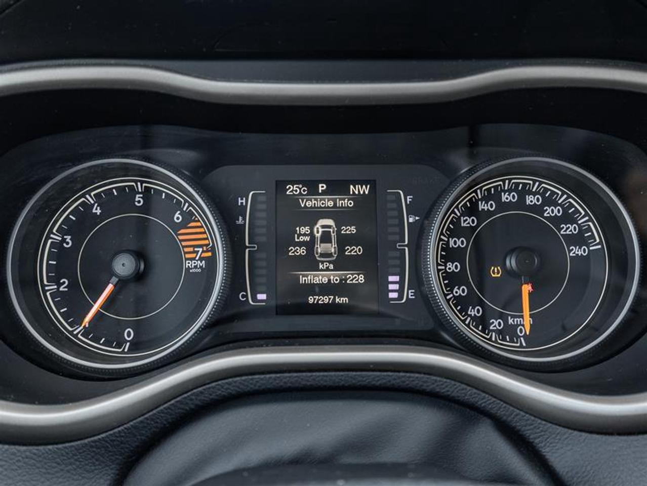 2017 Jeep Cherokee North 4dr Front-wheel Drive Photo