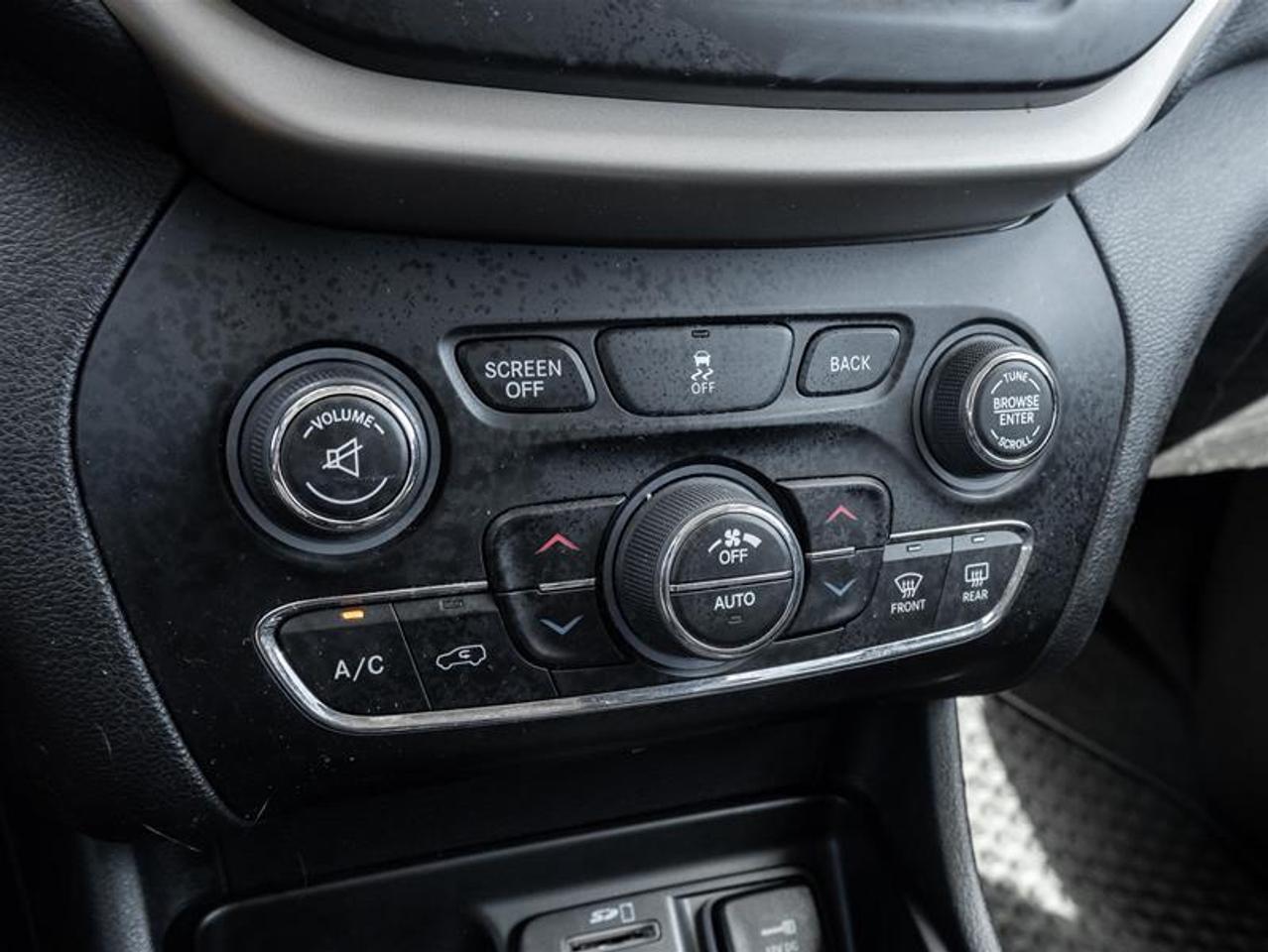 2017 Jeep Cherokee North 4dr Front-wheel Drive Photo